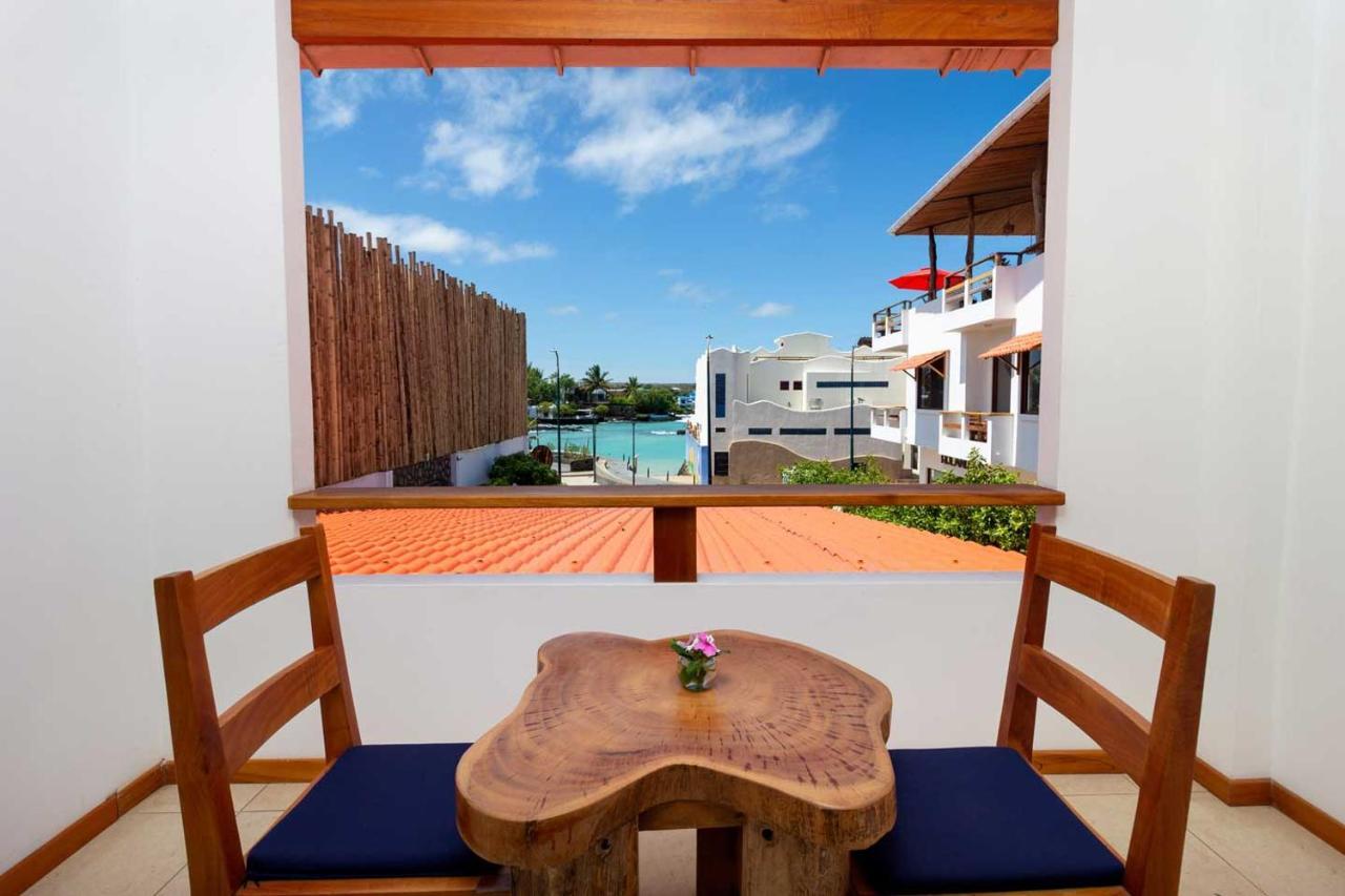 Plaza Luna Suites Puerto Ayora  Zewnętrze zdjęcie