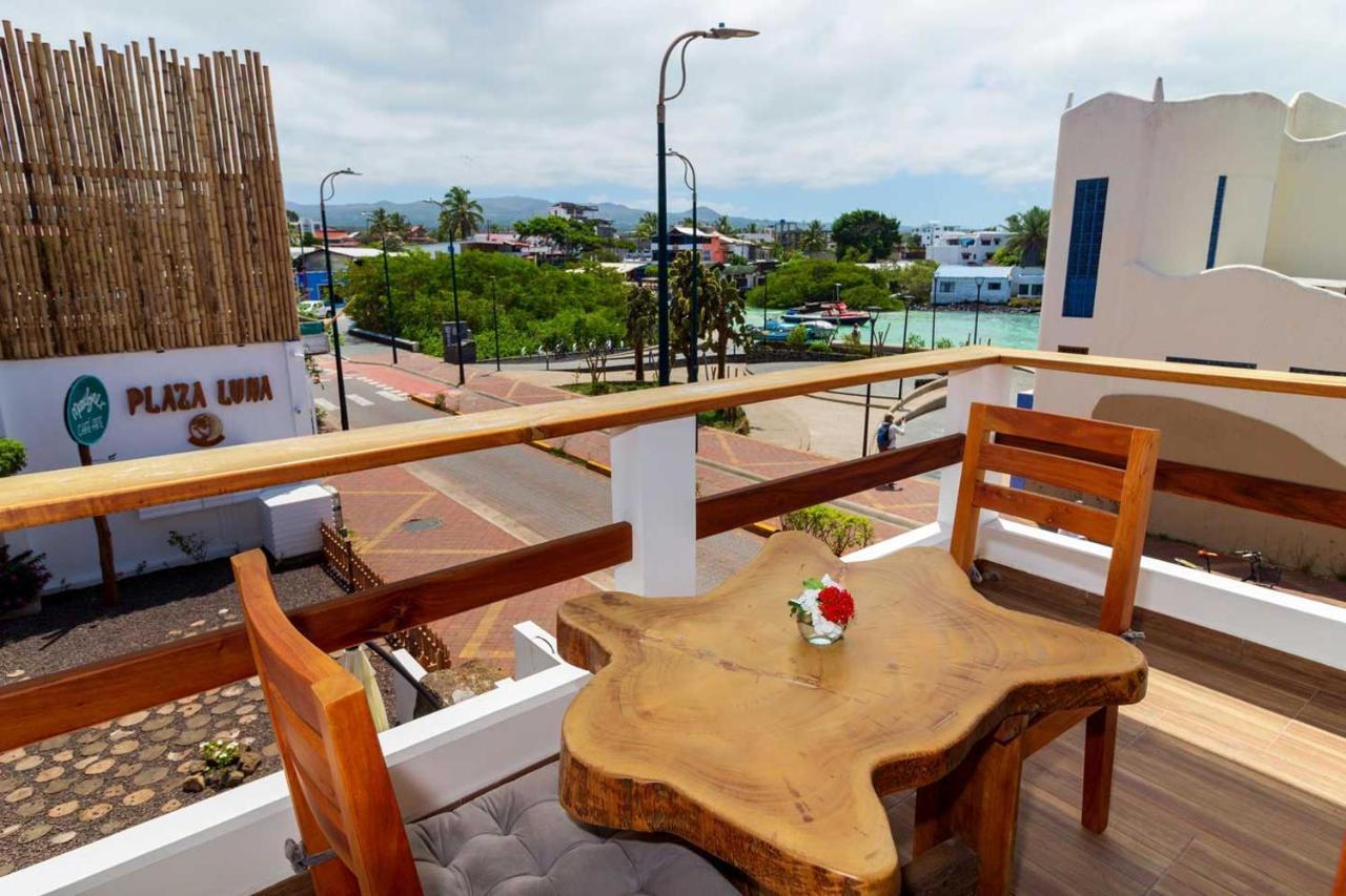 Plaza Luna Suites Puerto Ayora  Zewnętrze zdjęcie