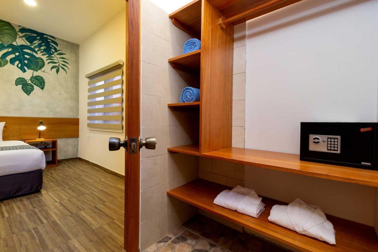 Plaza Luna Suites Puerto Ayora  Zewnętrze zdjęcie