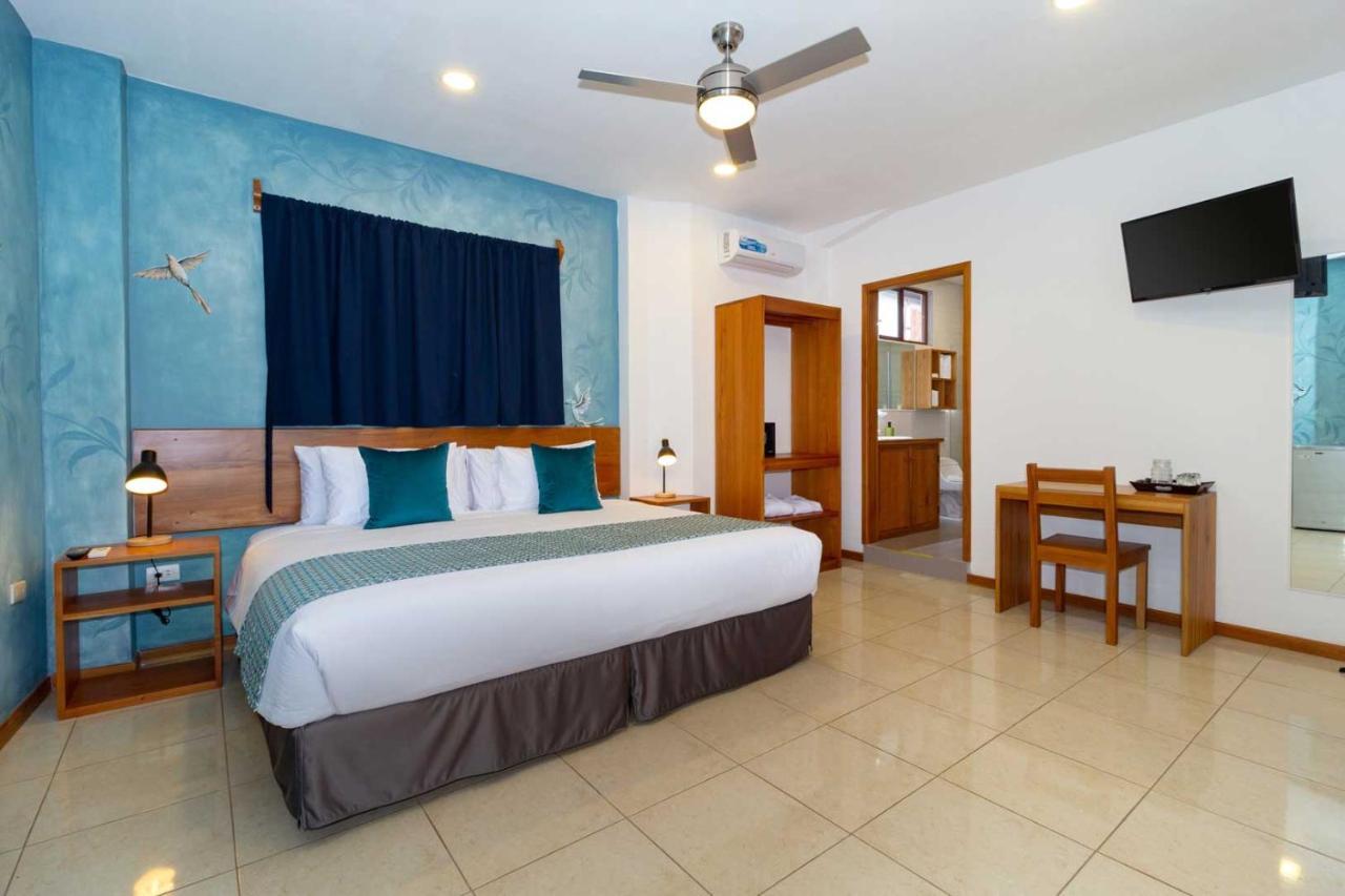 Plaza Luna Suites Puerto Ayora  Zewnętrze zdjęcie