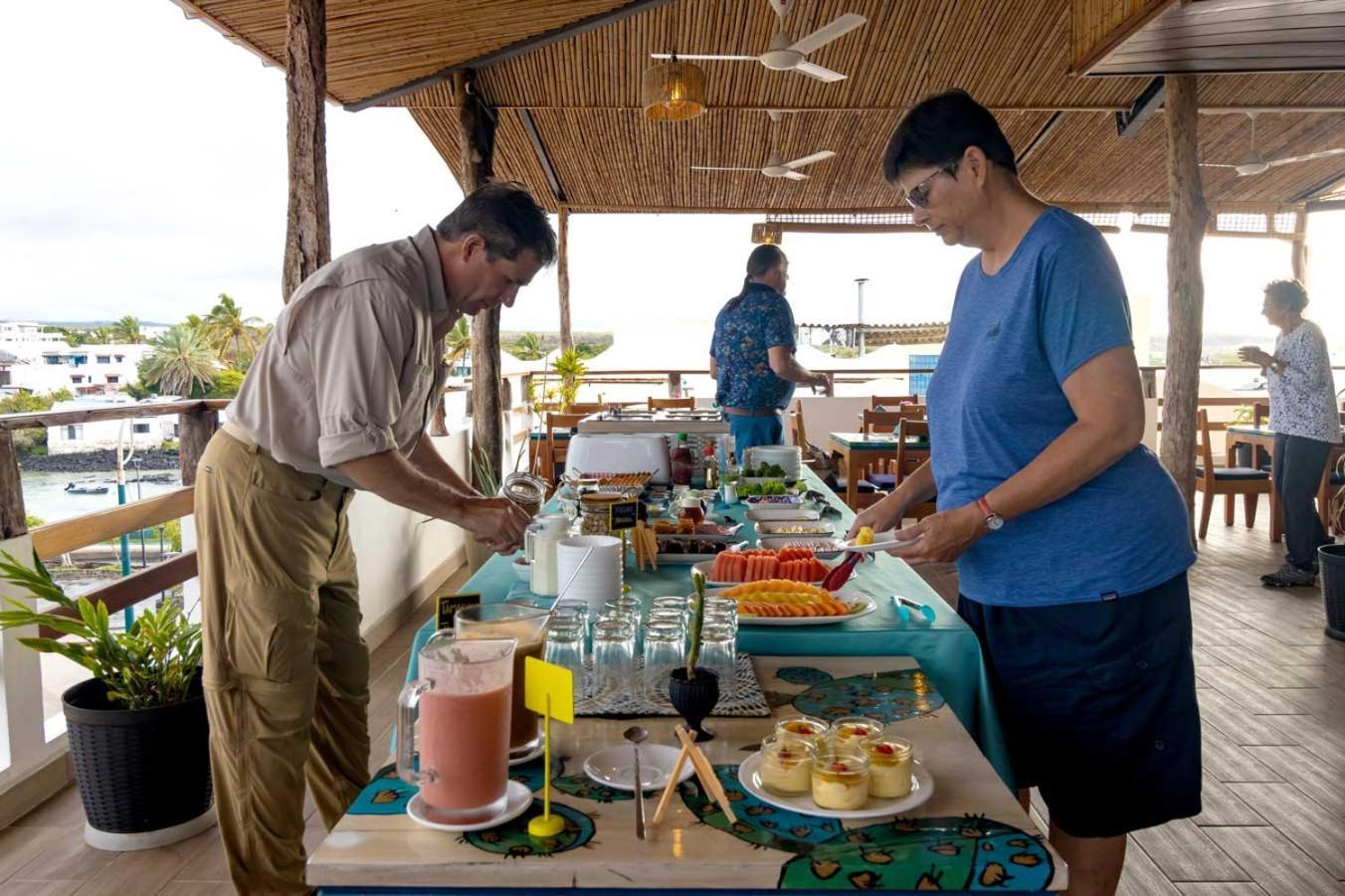 Plaza Luna Suites Puerto Ayora  Zewnętrze zdjęcie