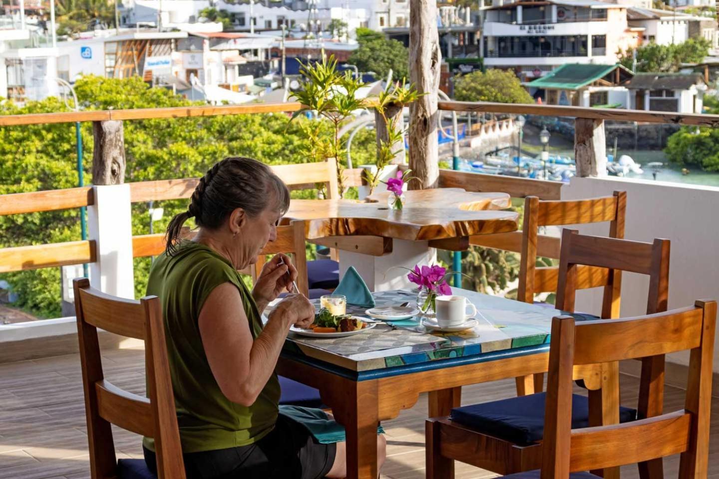 Plaza Luna Suites Puerto Ayora  Zewnętrze zdjęcie